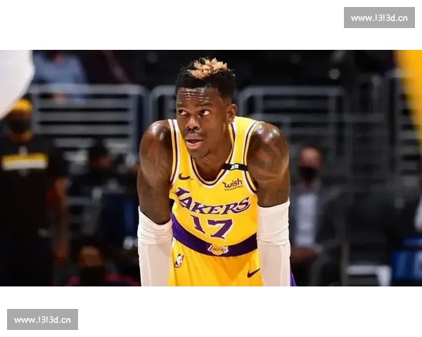 精彩对决：湖人逆转勇士险胜晋级季后赛 施罗德关键三分助力胜利 - 副本 (2) - 副本